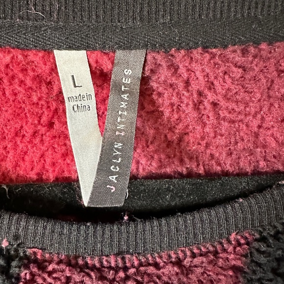 Jacklyn Intimates by Jacklyn Smith Red and black Sherpa exterior sweater. - Picture 5 of 6